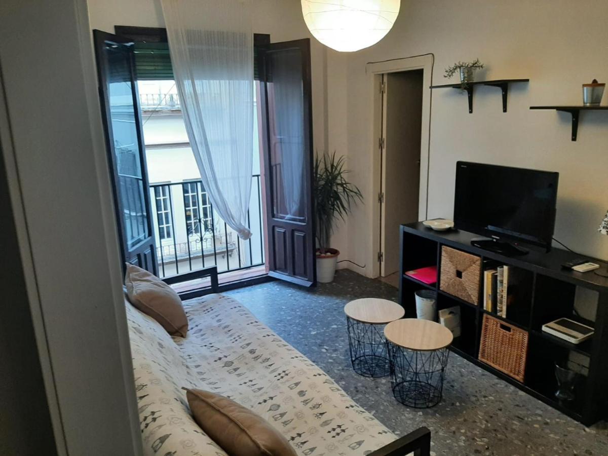 Precioso Apartamento Con Terraza Compartida Lägenhet Sevilla Exteriör bild